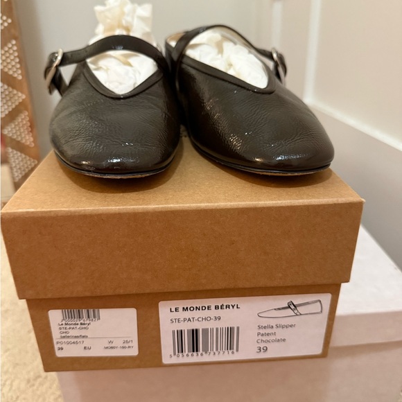 Le Monde Beryl Women's Black Loafers - Picture 3 of 5